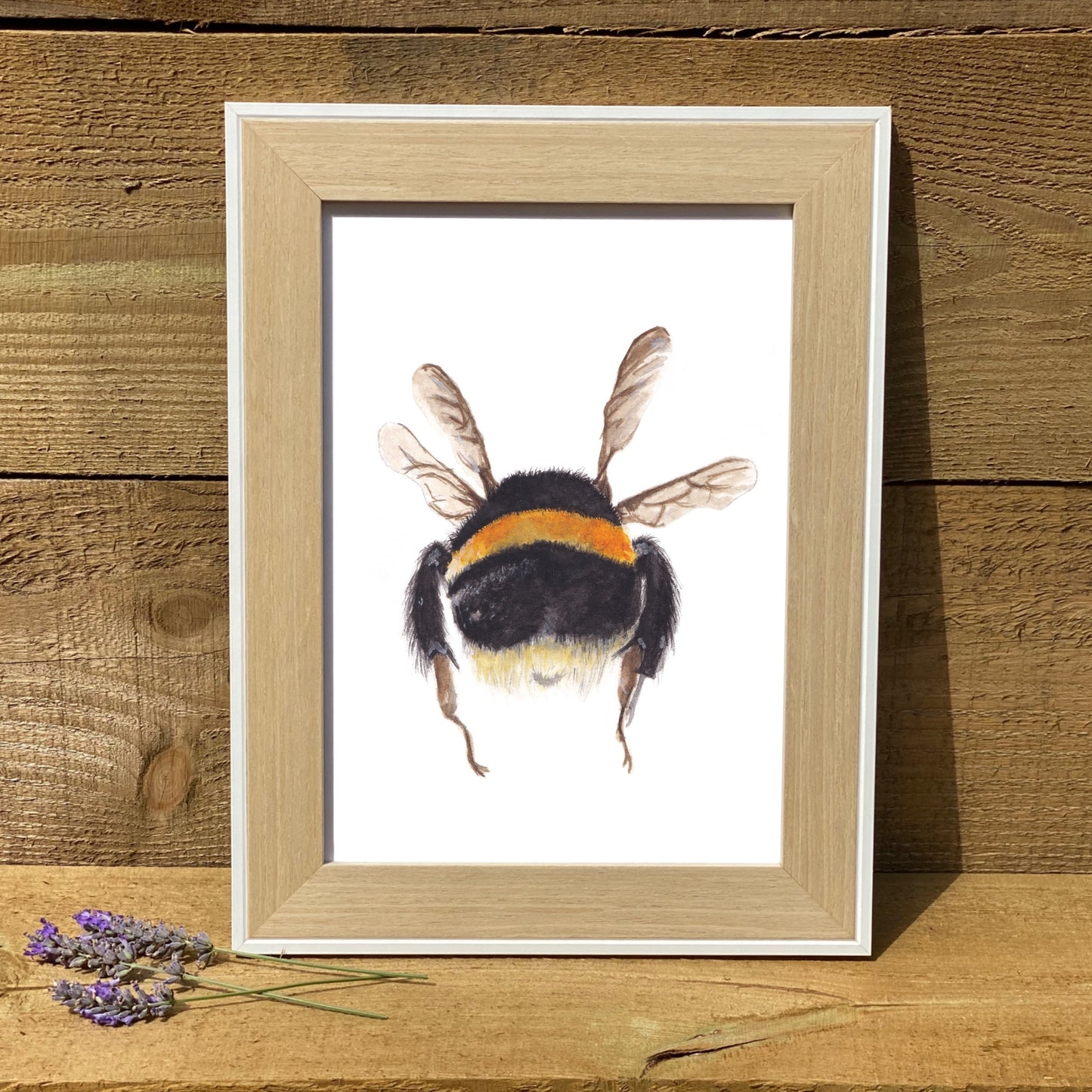 Flying bee print